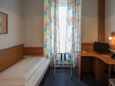 bedroom 1 - hotel admiral - vienna, austria
