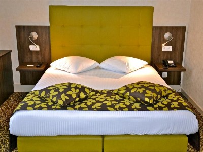 bedroom - hotel chambord - brussels, belgium