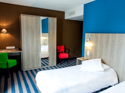 bedroom 1 - hotel panorama - lourdes, france