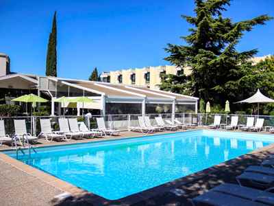outdoor pool - hotel novotel marseille est - marseille, france