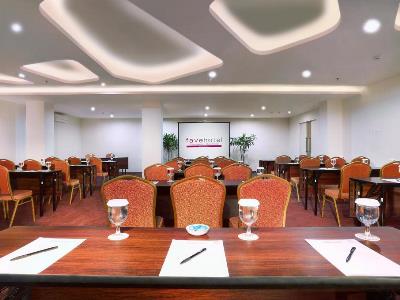 conference room - hotel favehotel simpang lima - semarang, indonesia