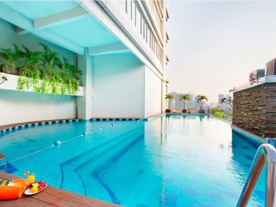 outdoor pool - hotel harris suites fx sudirman - jakarta, indonesia