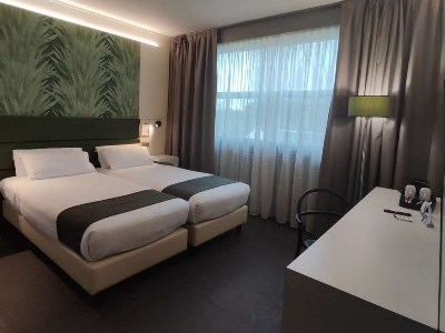 bedroom 1 - hotel best western hotel green city - parma, italy