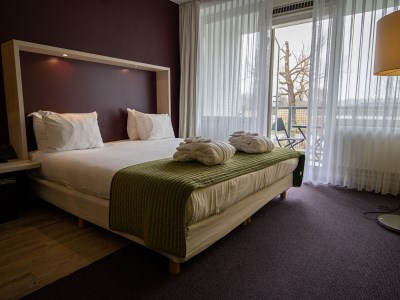 bedroom 1 - hotel amrath airport hotel rotterdam (g) - rotterdam, netherlands