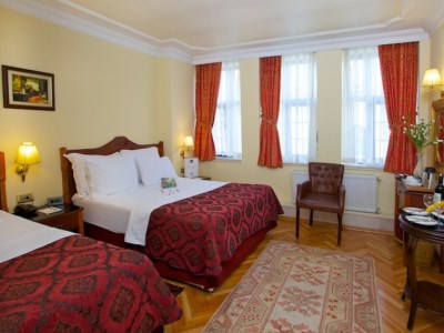 bedroom - hotel amber - istanbul, turkey