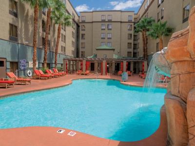 outdoor pool - hotel hampton inn tropicana - las vegas, nevada, united states of america