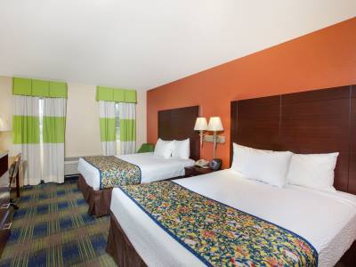 bedroom 2 - hotel days inn by wyndham fremont - fremont, california, united states of america