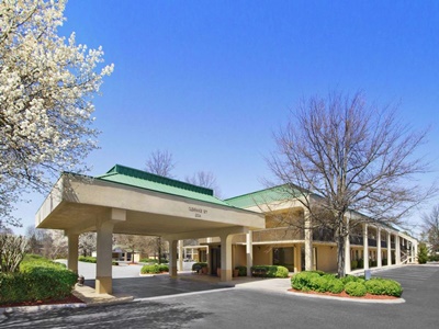 exterior view 1 - hotel howard johnson near the coliseum - greensboro, north carolina, united states of america