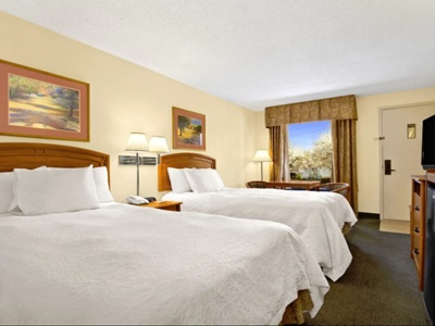 bedroom 1 - hotel howard johnson near the coliseum - greensboro, north carolina, united states of america