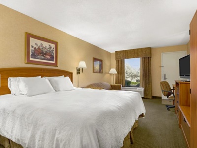 bedroom 3 - hotel howard johnson near the coliseum - greensboro, north carolina, united states of america