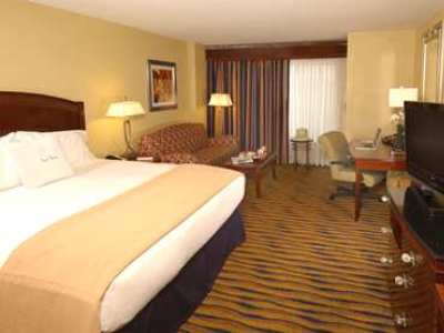 bedroom 1 - hotel doubletree by hilton hotel greensboro - greensboro, north carolina, united states of america