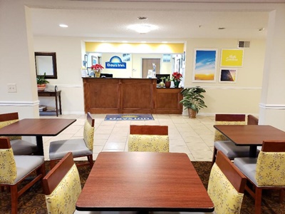 lobby - hotel days inn by wyndham greensboro nc - greensboro, north carolina, united states of america