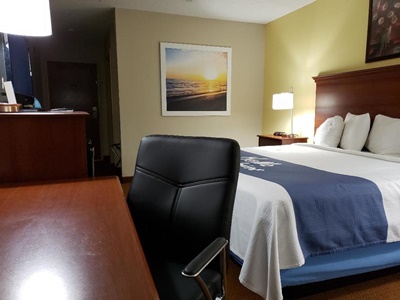 bedroom 4 - hotel days inn by wyndham greensboro nc - greensboro, north carolina, united states of america