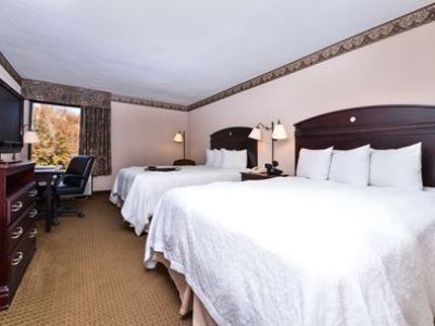 bedroom 1 - hotel hampton inn greensboro-airport - greensboro, north carolina, united states of america