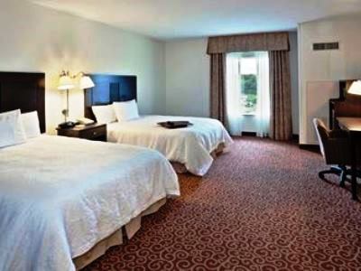 bedroom 1 - hotel hampton inn kingston - kingston, new york, united states of america